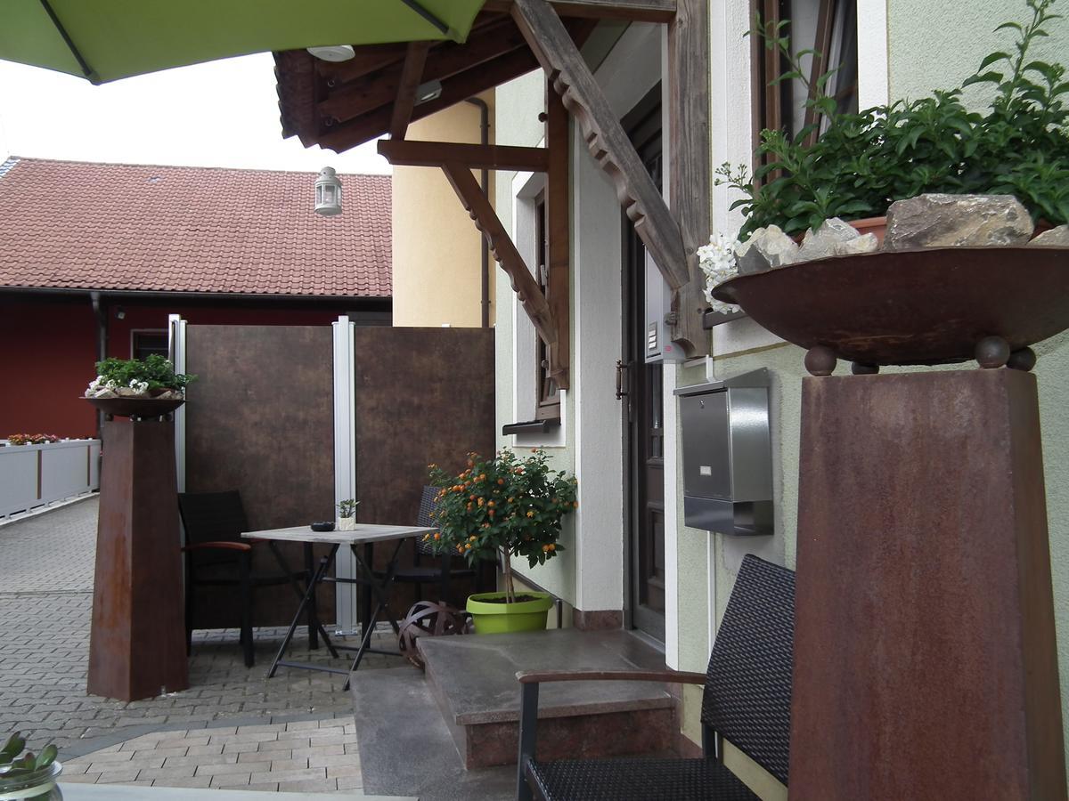Gaestehof - Weinbau Saeger Nordheim am Main Exterior photo